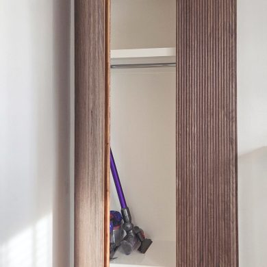 03-open-wardrobe-oiled-birch-plywood-interior-detail-architect_