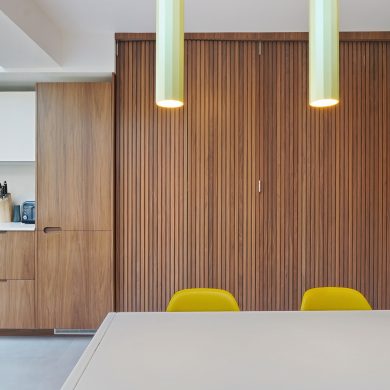 07-hidden-utility-room-flush-timber-oak slatted-folding-handless-doors